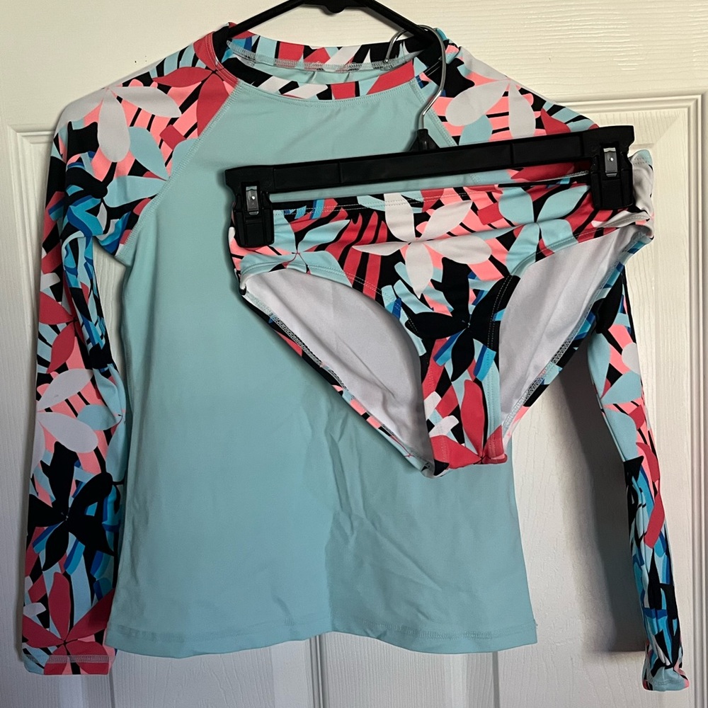 Long sleeve swimsuit for girls